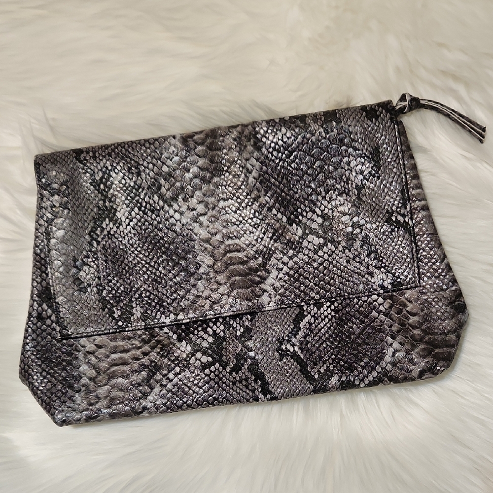 Stylish Snakeskin Clutch